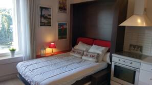 1 chambre, fer et planche à repasser, accès Internet