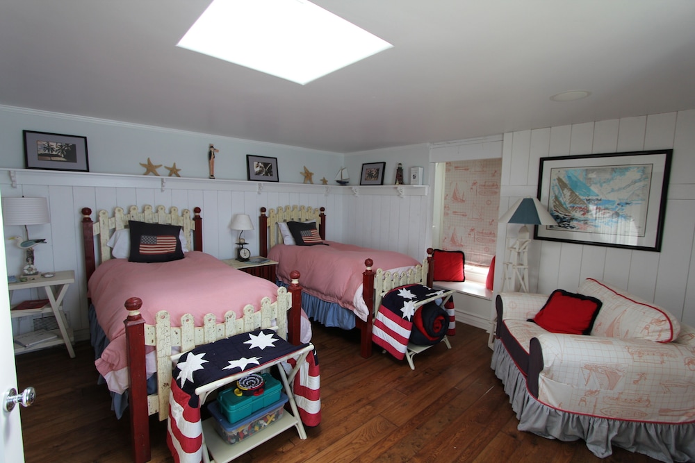 Impeccable Cape Cod Oceanfront Home Overlooking Swami's Beach. Encinitas Vrbo