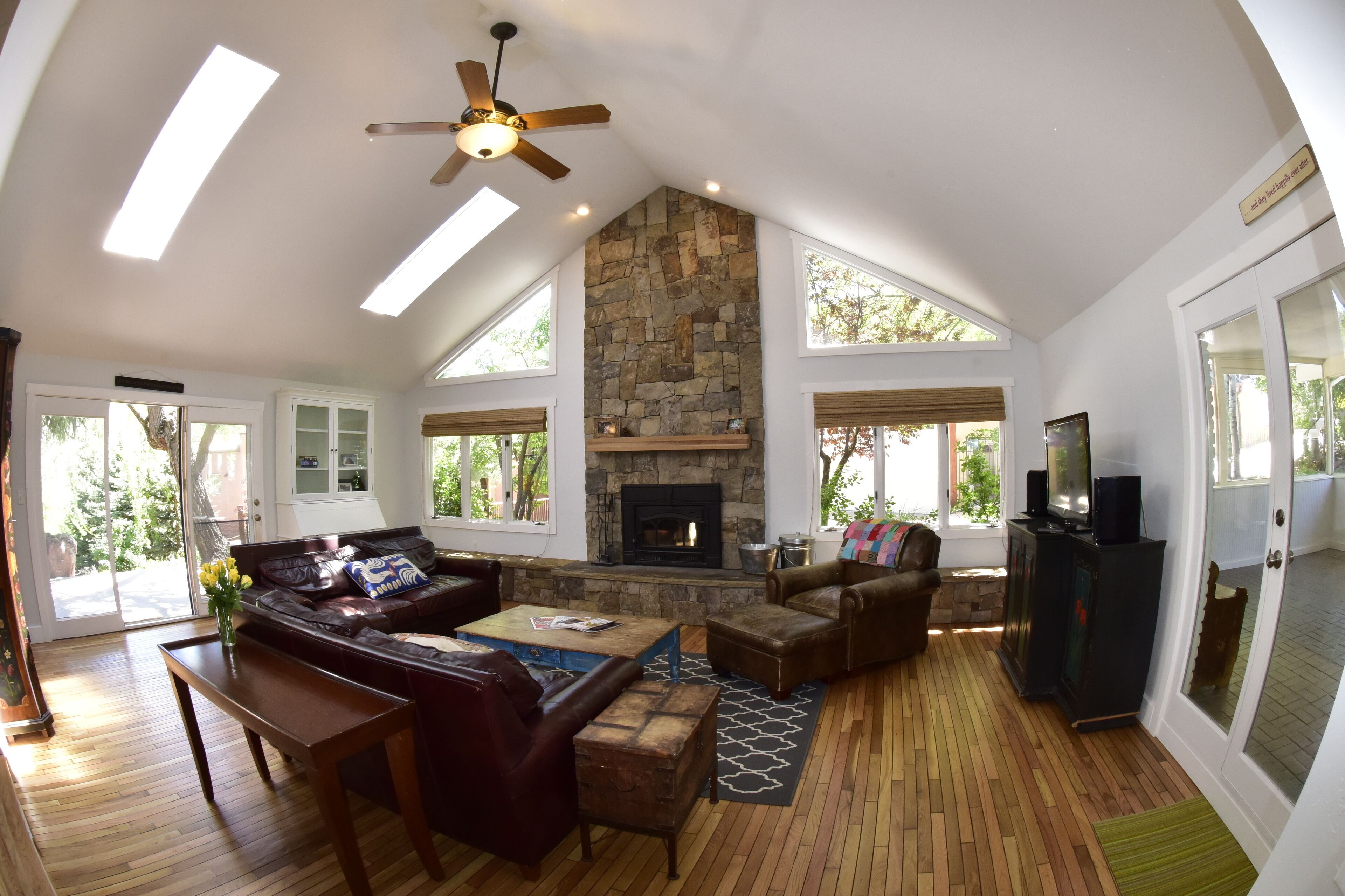 Family Friendly - Walking distance to downtown, trails, & Grandstaff Bike Trail! in Glenwood Springs, United States