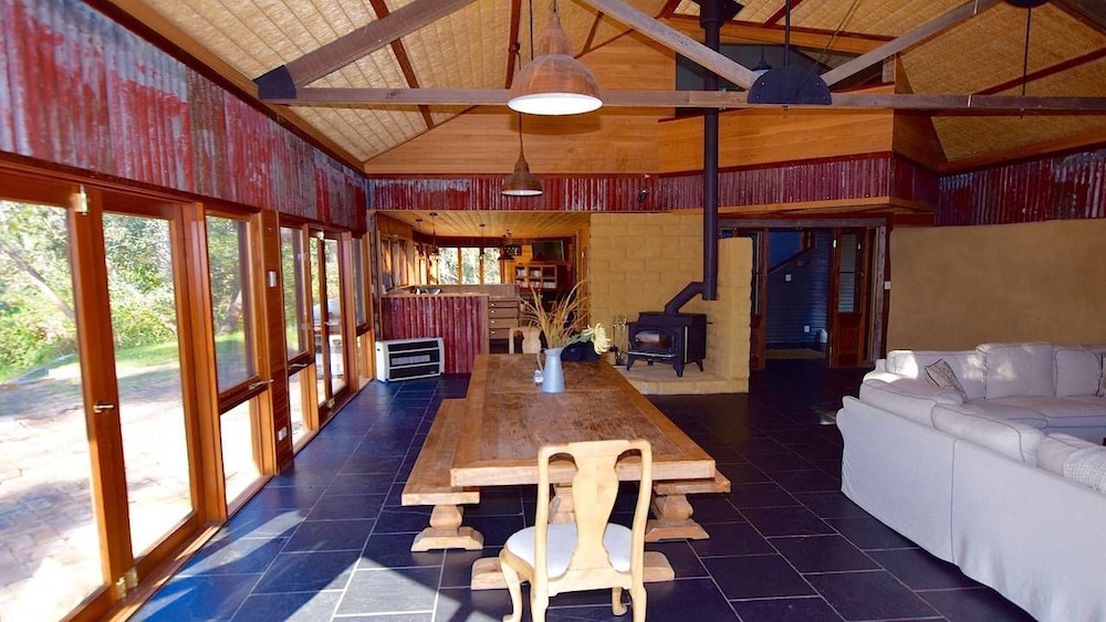 The Last Straw - Luxury Straw Bale House