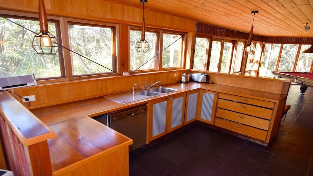 The Last Straw - Luxury Straw Bale House