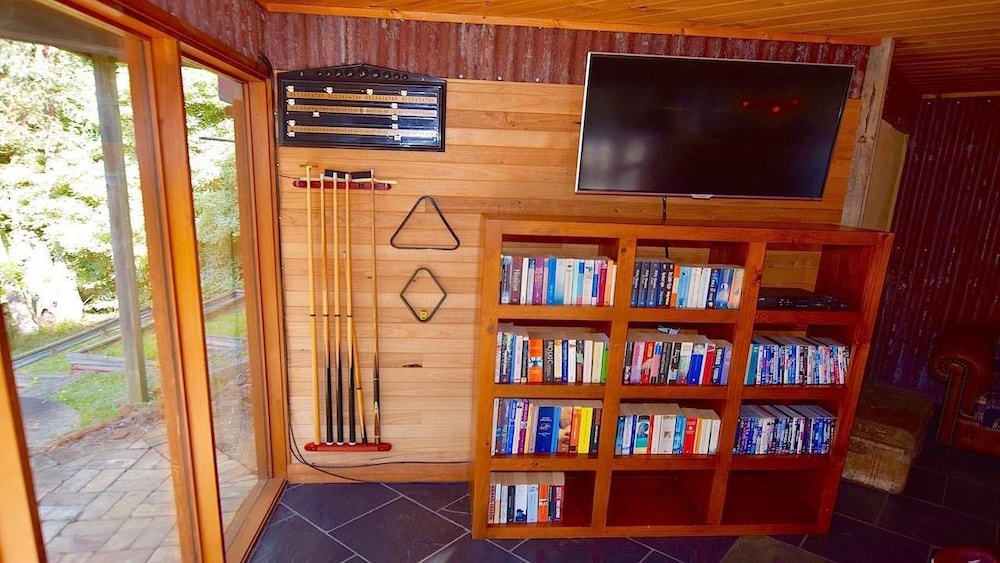 The Last Straw - Luxury Straw Bale House