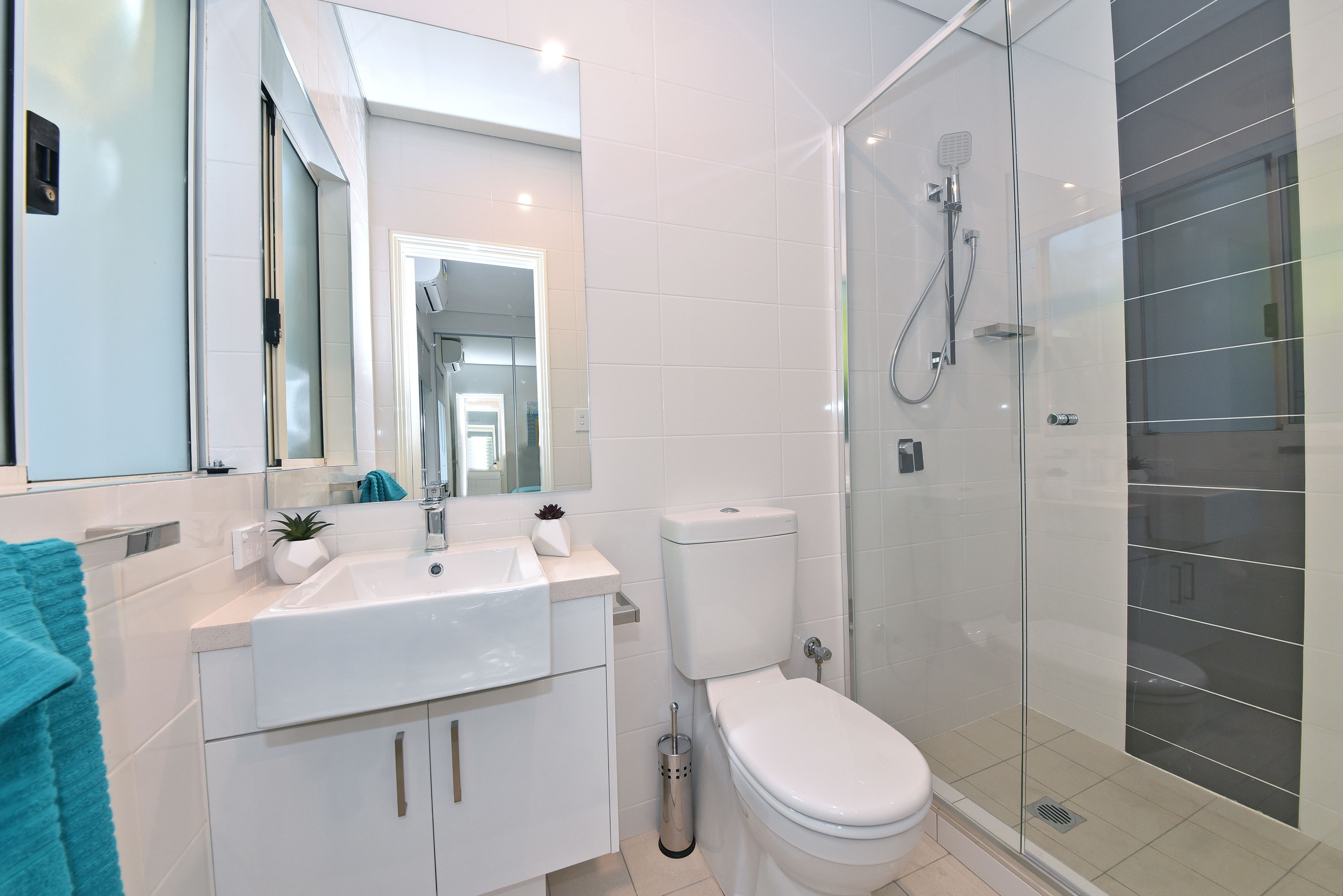 Stylish Apartment near Perth City 2210