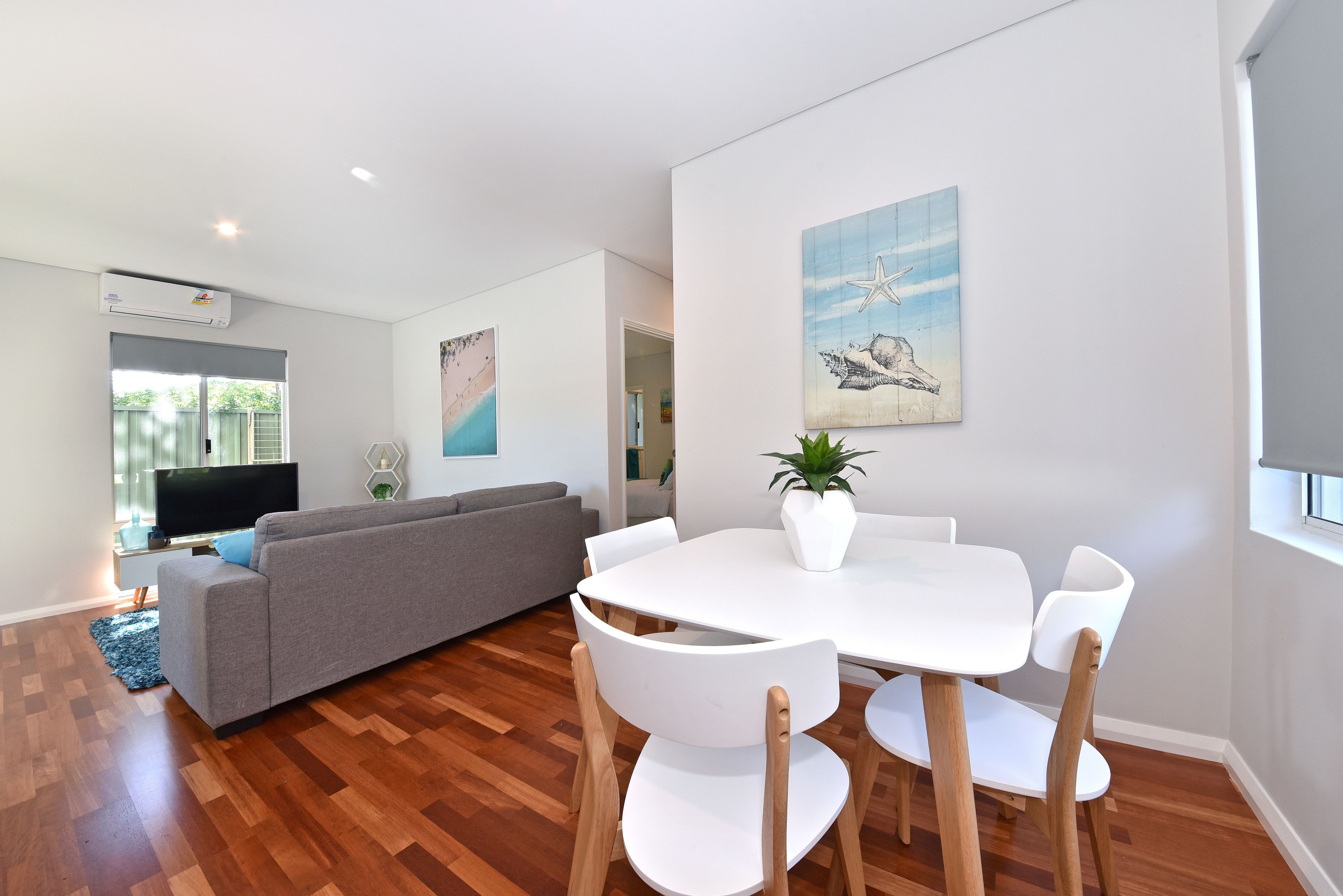 Stylish Apartment near Perth City 2210