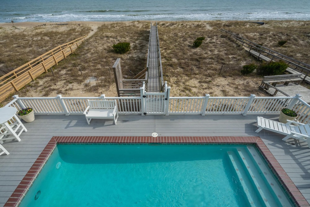 Big Bird - Gorgeous 7 Bedroom Oceanfront Home with a Private Pool, Private Walkw