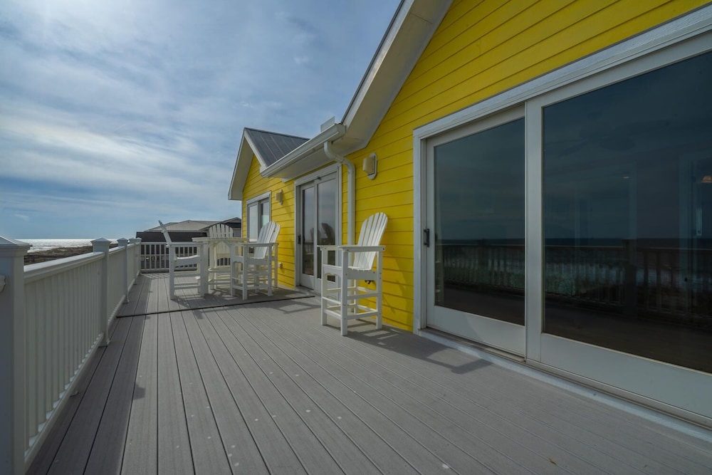 Big Bird - Gorgeous 7 Bedroom Oceanfront Home with a Private Pool, Private Walkw