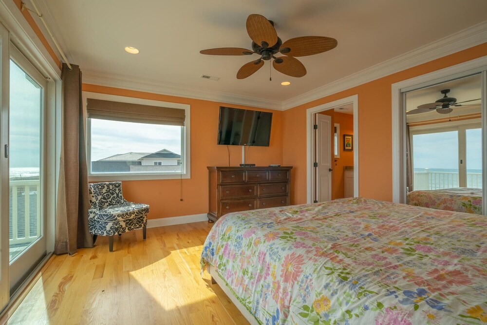 Big Bird - Gorgeous 7 Bedroom Oceanfront Home with a Private Pool, Private Walkw