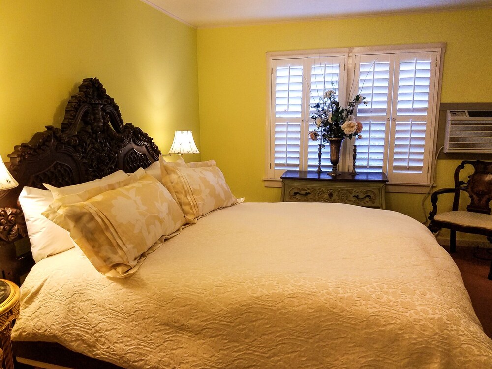 Free wifi & free parking. Charming In-Town Cottage In California Wine  Country in Calistoga | Best Rates & Deals on Orbitz