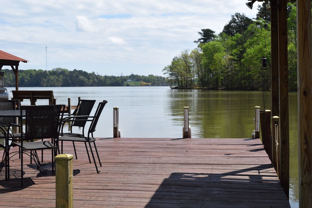 Lakefront Getaway Cottage Norwood Vrbo