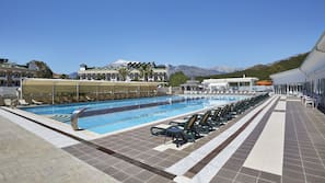 Seasonal outdoor pool