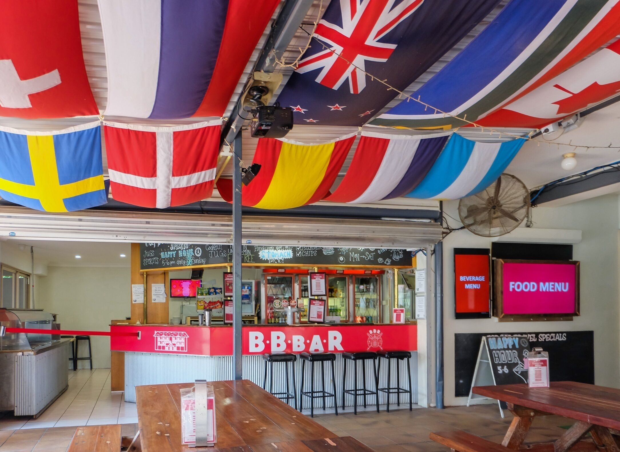 Brisbane Backpackers Resort - Group of 8