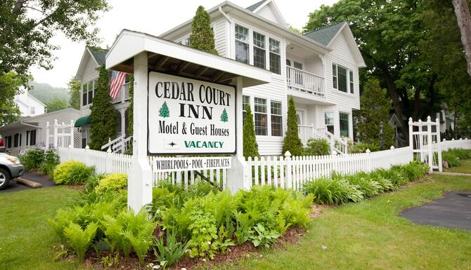 Cedar Court Inn In Fish Creek Wi Expedia
