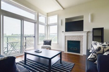 Seattle Vacation Home: The Depot