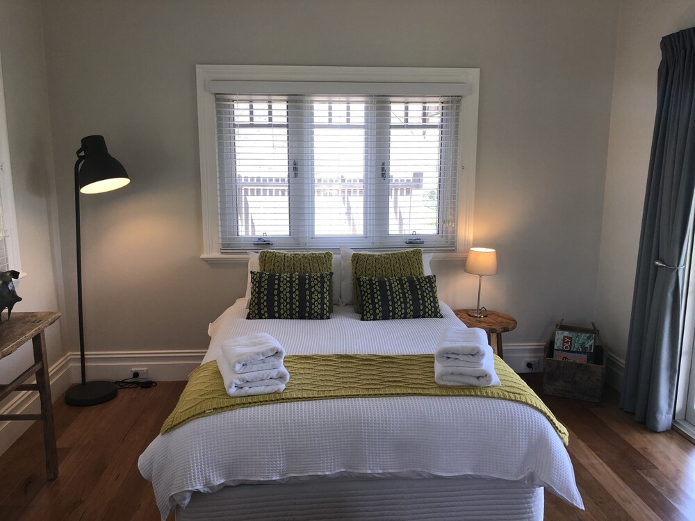 Broughton Cottages Pudding Hill Farm, Berry in Foxground Best Rates