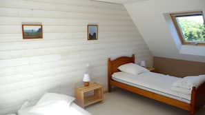 3 bedrooms, iron/ironing board, free WiFi