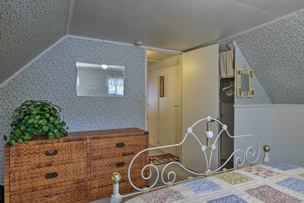 Cozy MiWuk Village Cabin w/Porch Near Stanislaus! MiWuk Village Vrbo