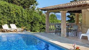 Seasonal outdoor pool