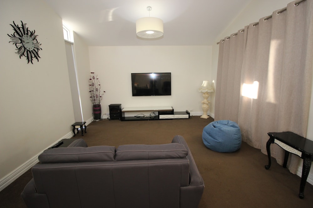 Swan View Family Home