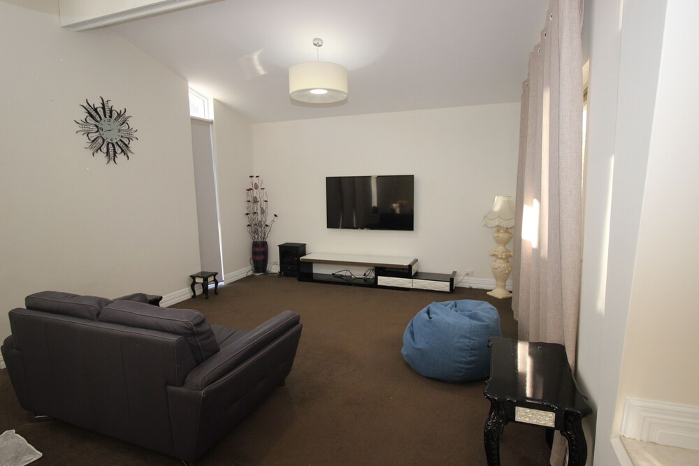 Swan View Family Home