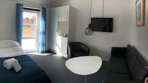 Minibar, safe på rommet, skrivebord og blendingsgardiner