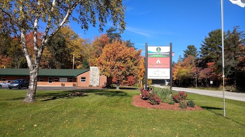 Great Place to stay Tahquamenon Suites Lodging near Paradise 