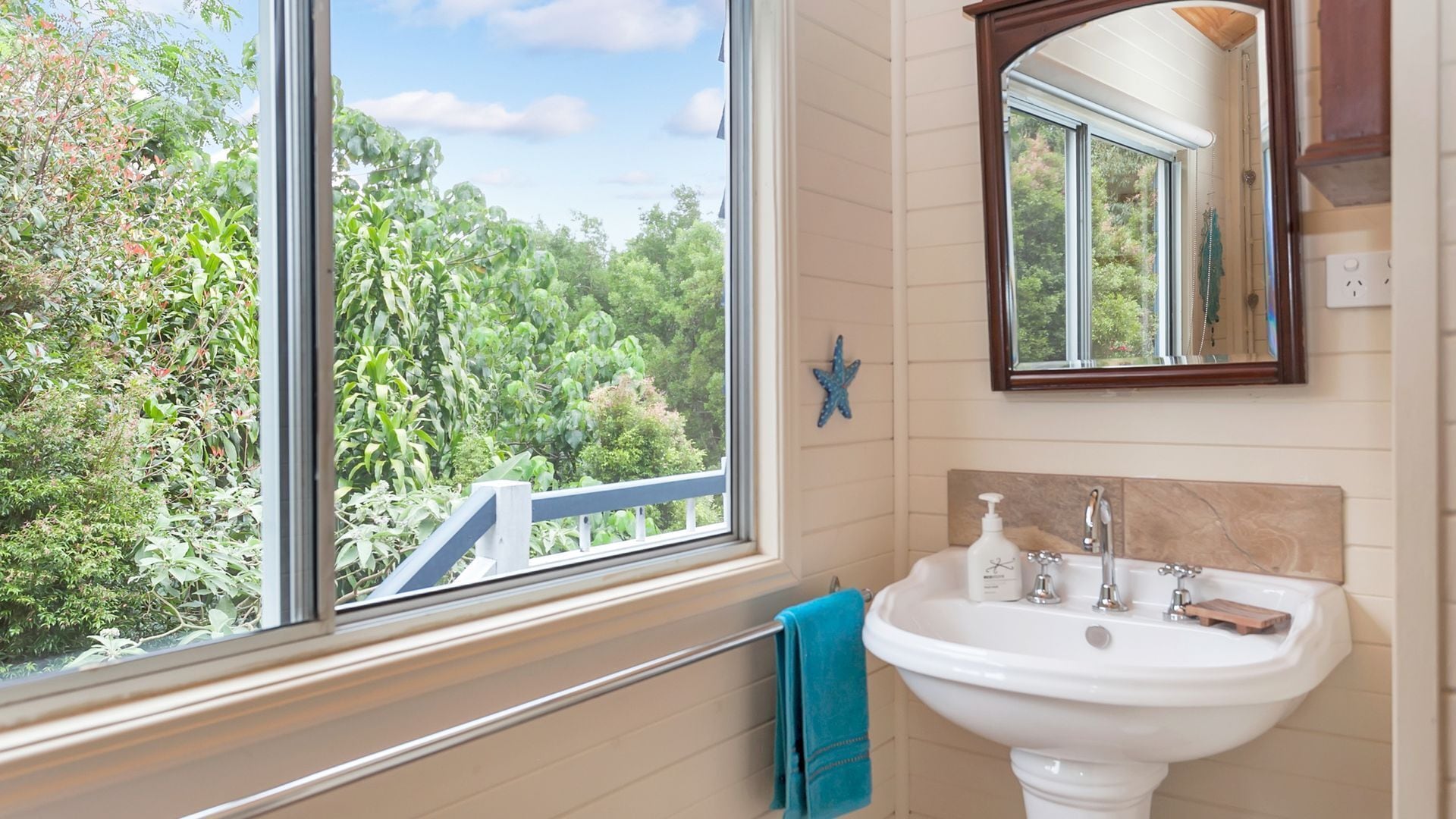 Maleny Wildlife Holiday House 4 Bedrooms