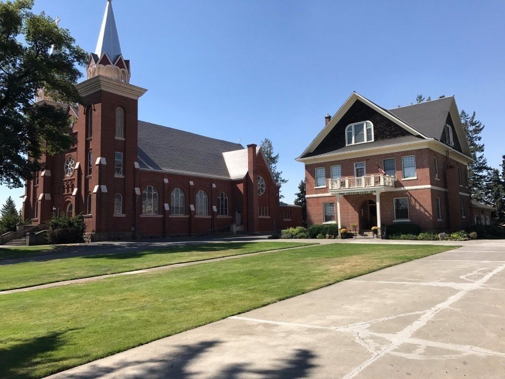 Churchyard Inn in Pullman, United States
