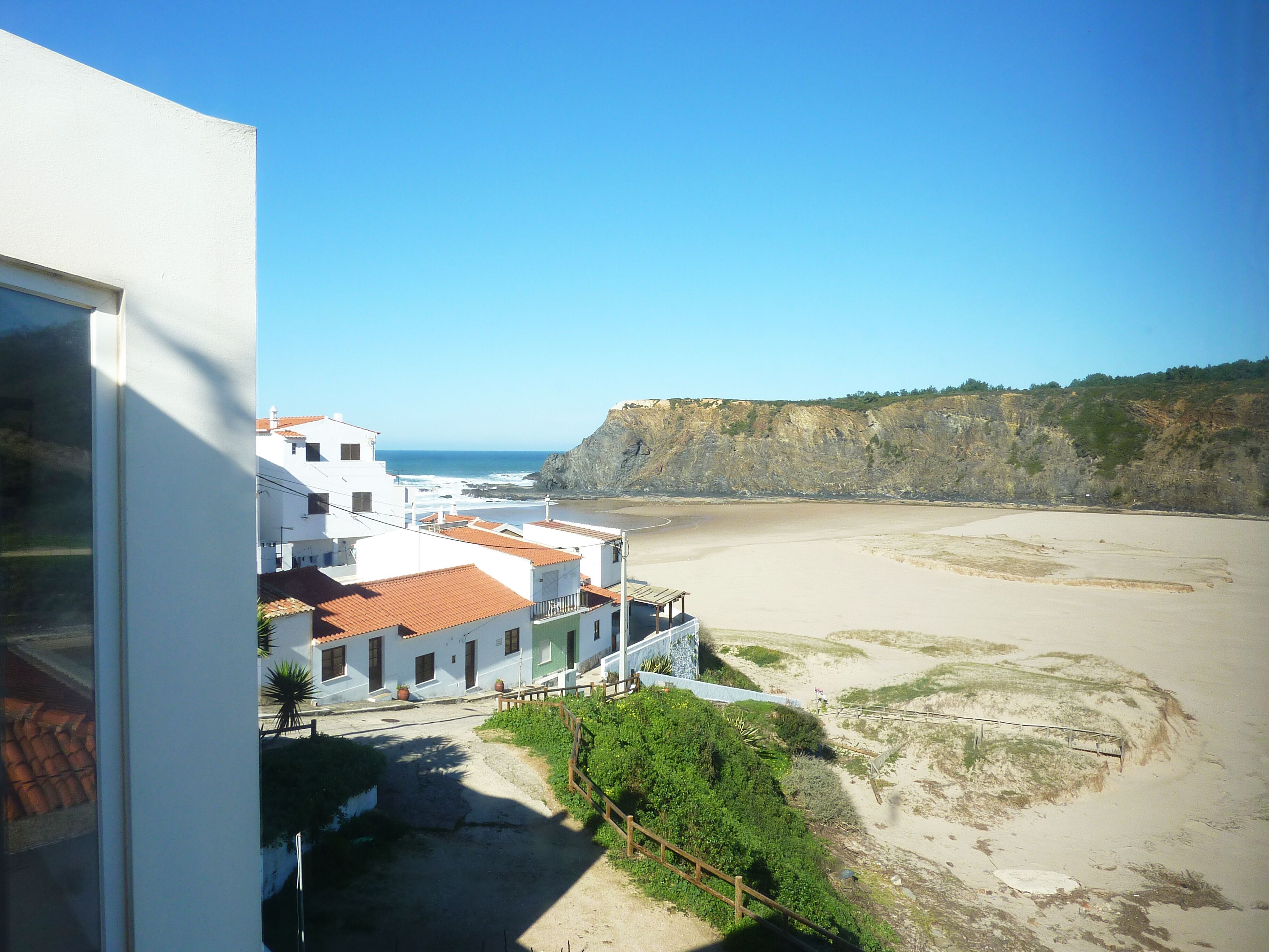 PONTA BRANCA Beach House - big T2 house in Praia de Odeceixe in Aljezur in Aljezur, Portugal
