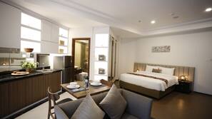 Premium bedding, in-room safe, blackout curtains, free WiFi