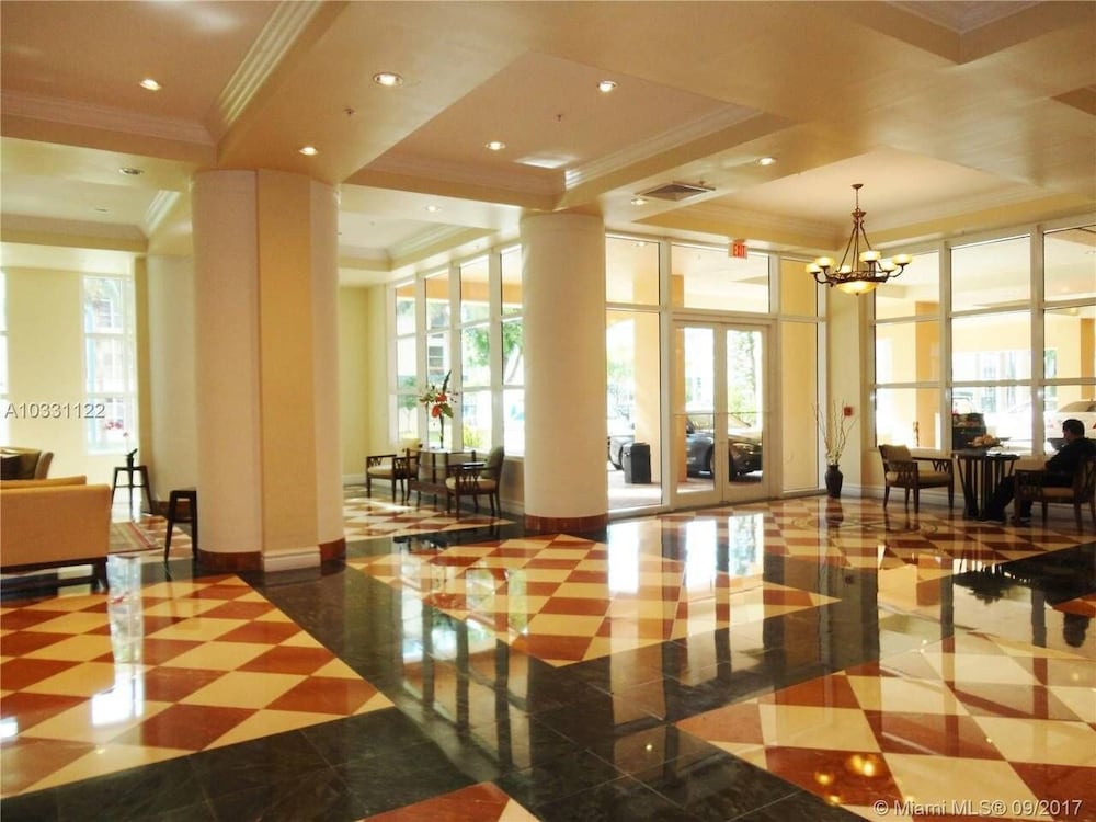 Beautiful Asian retreat 2bd/2bth Apt. min to beach