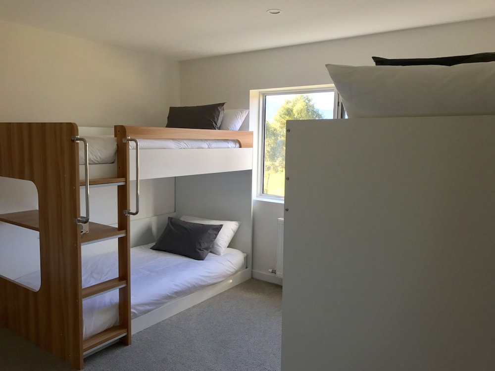 Spacious and Stylish Winter Accommodation Ideal for ski Holiday!