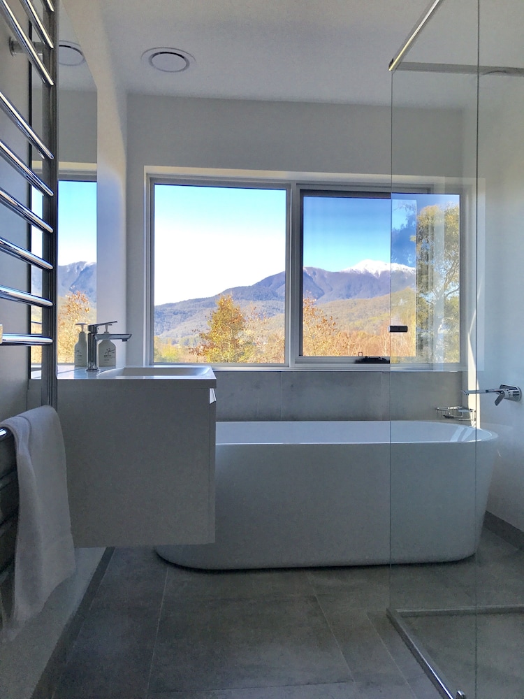 Spacious and Stylish Winter Accommodation Ideal for ski Holiday!