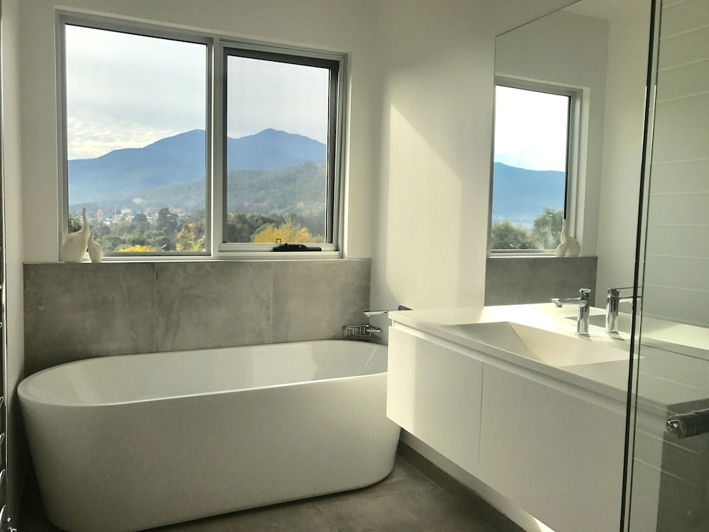 Spacious and Stylish Winter Accommodation Ideal for ski Holiday!