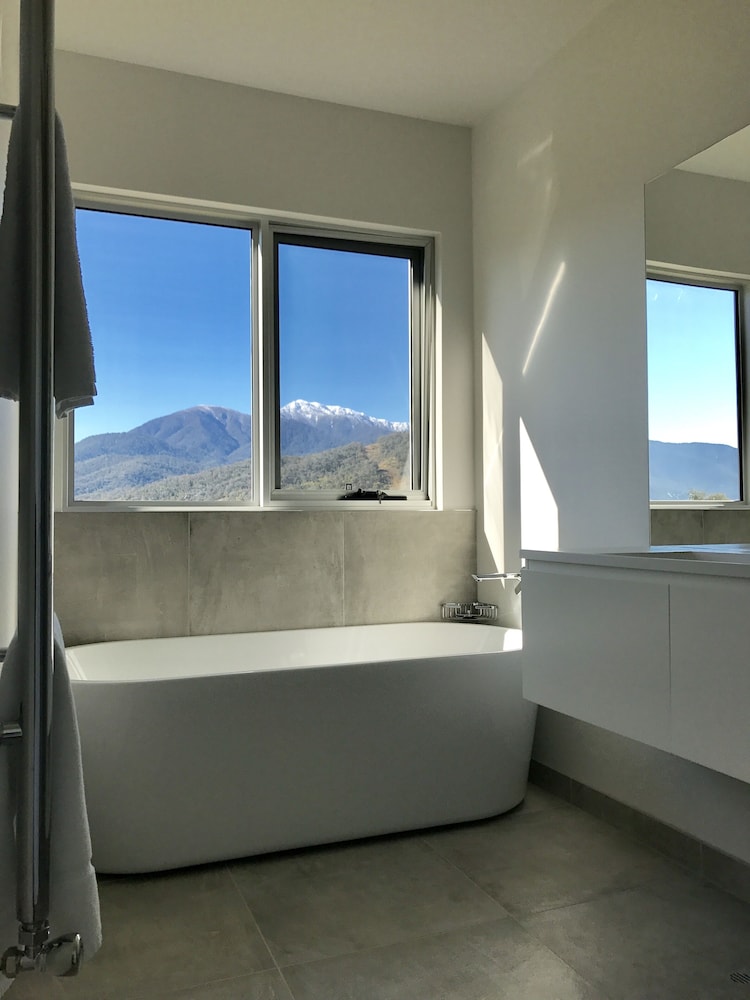Spacious and Stylish Winter Accommodation Ideal for ski Holiday!
