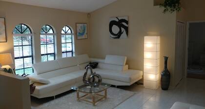 Avis House
