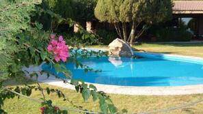 Piscina all'aperto