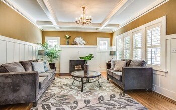 Seattle Vacation Home: Montlake 7 Bedroom