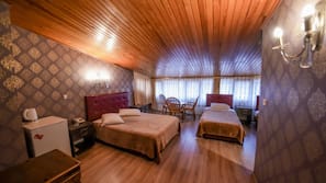 Premium bedding, desk, iron/ironing board, free WiFi