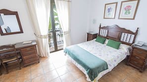 In-room safe, desk, iron/ironing board, free WiFi