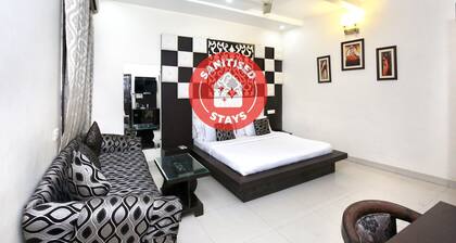 Capital O 9235 Hotel Nayyar