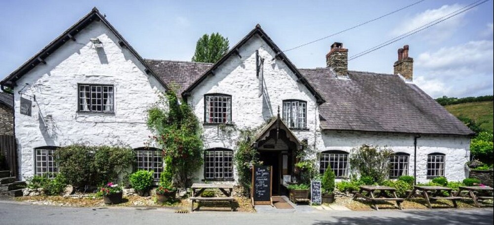 The West Arms In Llangollen Hotel Rates Reviews On Orbitz