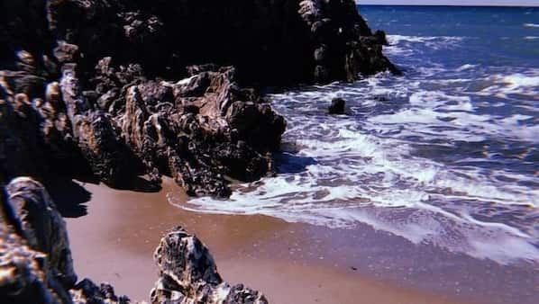 Una spiaggia nelle vicinanze