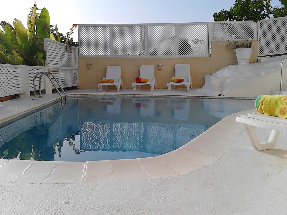 Luxury 5 BR Villa Near Beach- Breathtaking Coastal View, 2 Pools, Wifi,a/c,staff in Fryers Well, Barbados