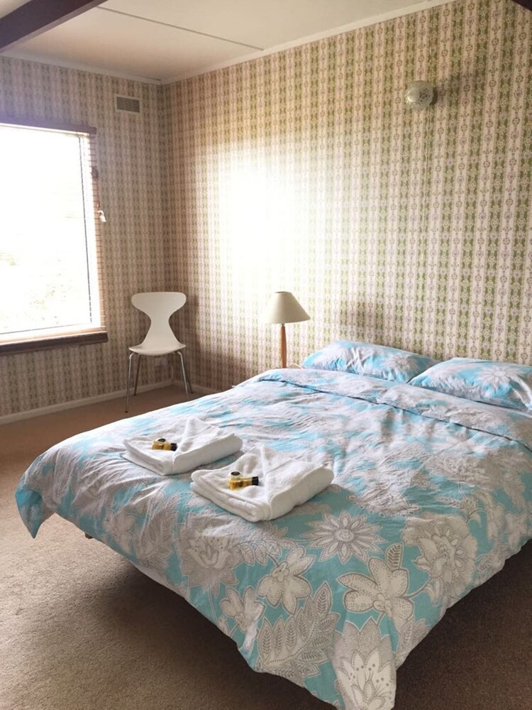 YOLO! 3BR House, Views, Near PENGUINS!!