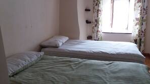 3 chambres, lits bébé, draps fournis