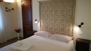Desk, free WiFi, linens