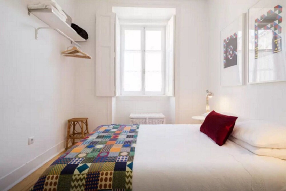 Gloria Apartment Lisbon District 2019 Hotel Prices Expedia Co Uk Exterior Featured Image Guestroom