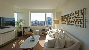 Premium bedding, in-room safe, desk, iron/ironing board