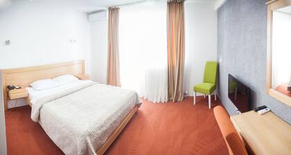 Serdar Small Hotel & Restaurant