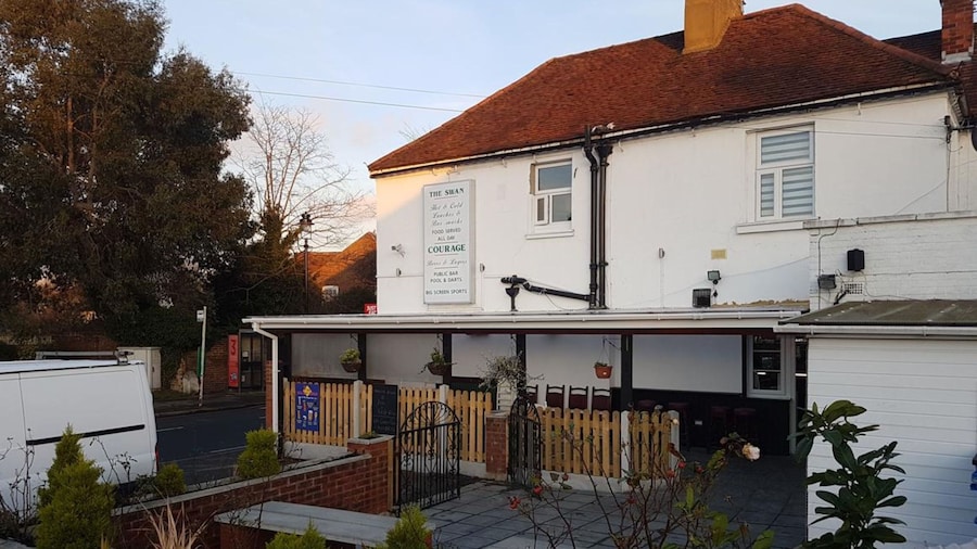 OYO Swan Inn